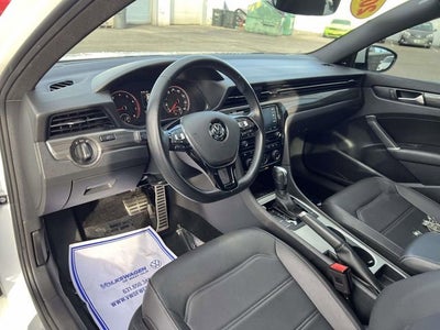 2022 Volkswagen Passat 2.0T R-Line
