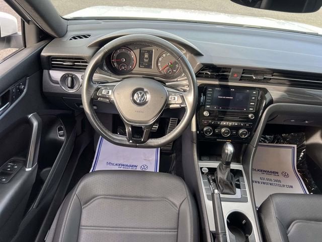 2022 Volkswagen Passat 2.0T R-Line