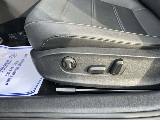 2022 Volkswagen Passat 2.0T R-Line