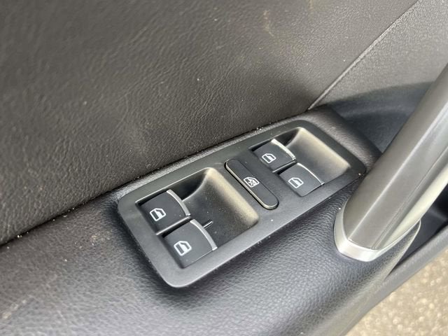 2022 Volkswagen Passat 2.0T R-Line