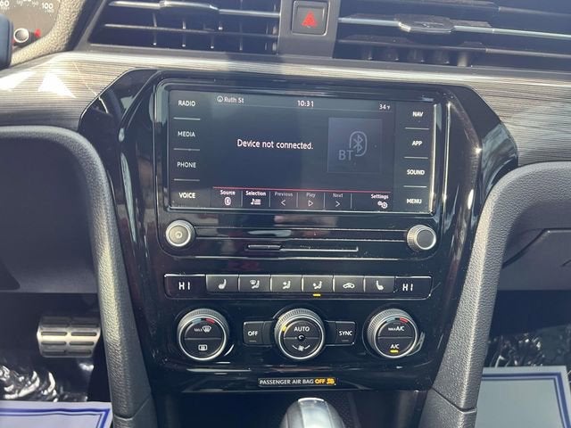 2022 Volkswagen Passat 2.0T R-Line