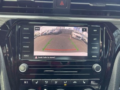 2022 Volkswagen Passat 2.0T R-Line