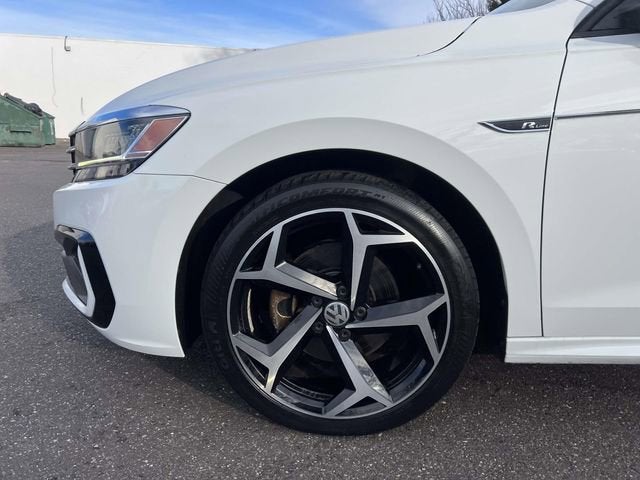 2022 Volkswagen Passat 2.0T R-Line