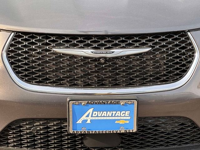 2022 Chrysler Pacifica Hybrid Touring L