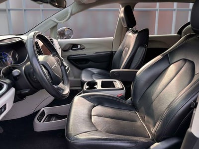 2022 Chrysler Pacifica Hybrid Touring L