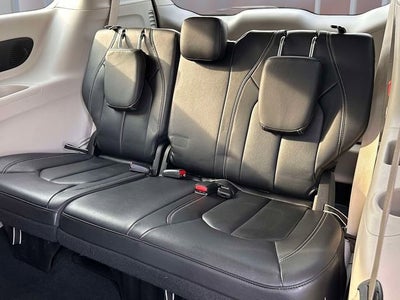 2022 Chrysler Pacifica Hybrid Touring L