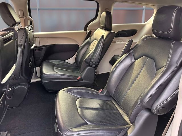 2022 Chrysler Pacifica Hybrid Touring L