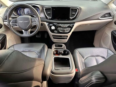 2022 Chrysler Pacifica Hybrid Touring L