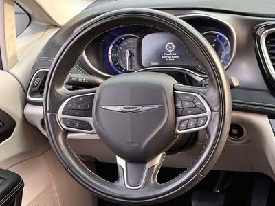 2022 Chrysler Pacifica Hybrid Touring L
