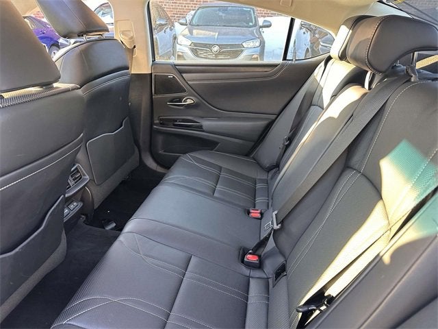 2022 Lexus ES ES 300h Luxury