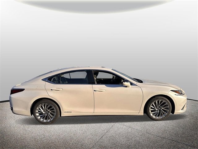 2022 Lexus ES ES 300h Luxury