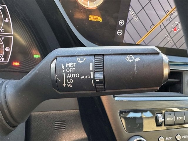 2022 Lexus ES ES 300h Luxury