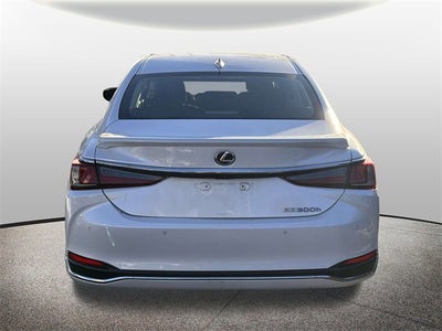 2022 Lexus ES ES 300h Luxury