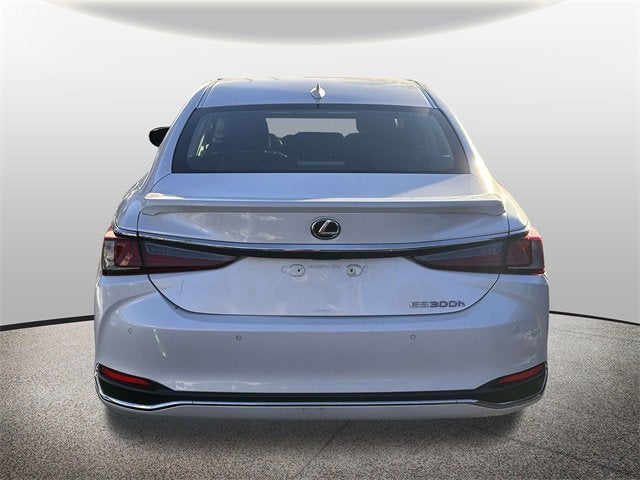 2022 Lexus ES ES 300h Luxury