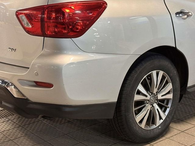 2020 Nissan Pathfinder SV