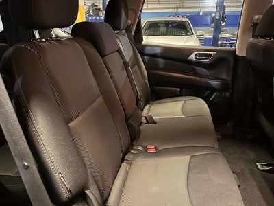 2020 Nissan Pathfinder SV