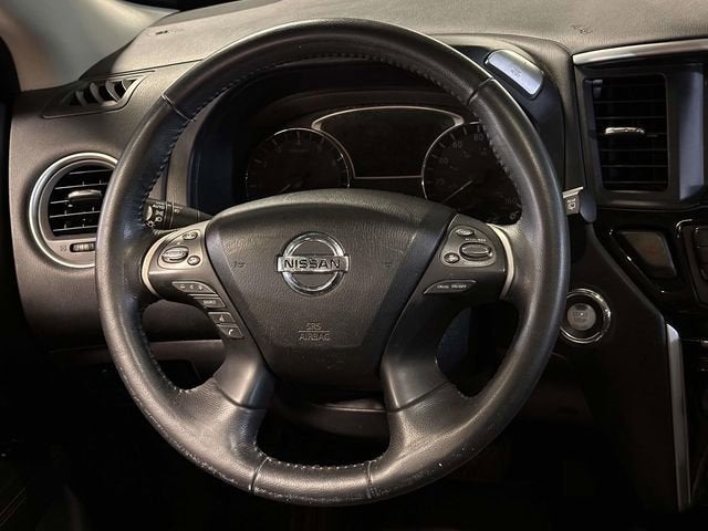 2020 Nissan Pathfinder SV