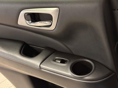2020 Nissan Pathfinder SV