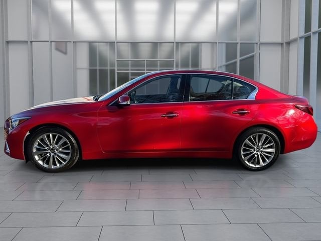 2023 INFINITI Q50 LUXE