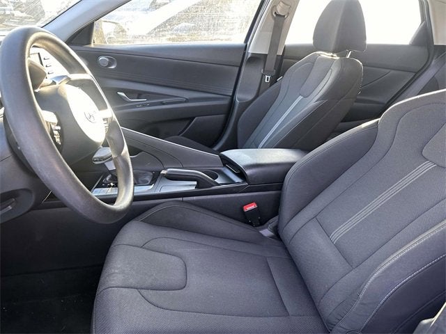 2023 Hyundai Elantra SE