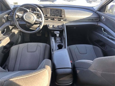 2023 Hyundai Elantra SE
