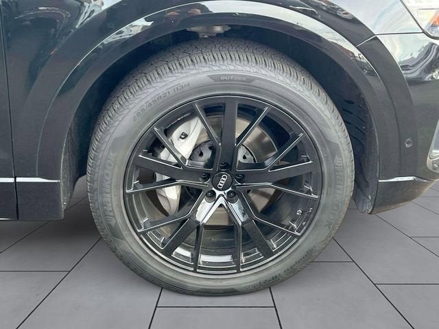 2023 Audi Q8 Premium