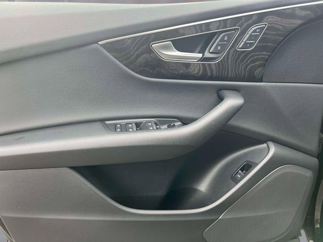 2023 Audi Q8 Premium