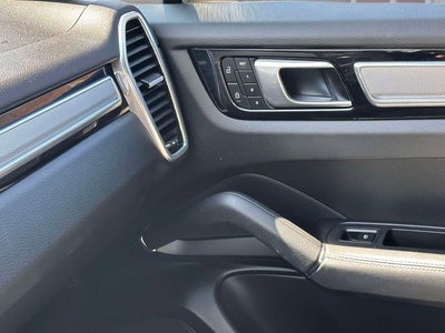 2022 Porsche Cayenne E-Hybrid