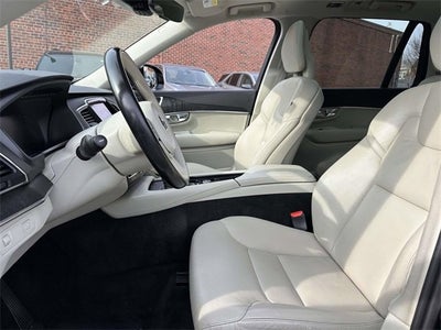 2020 Volvo XC90 Momentum