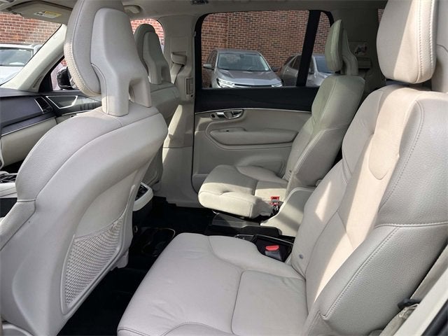 2020 Volvo XC90 Momentum