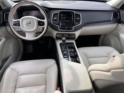 2020 Volvo XC90 Momentum