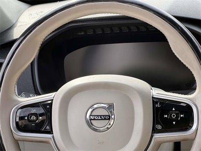 2020 Volvo XC90 Momentum