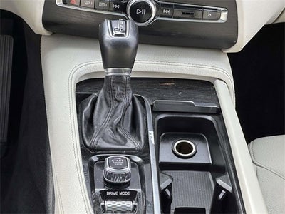 2020 Volvo XC90 Momentum