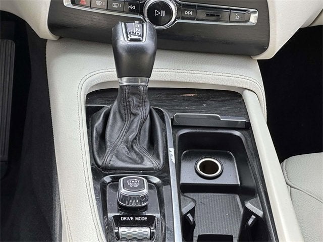 2020 Volvo XC90 Momentum
