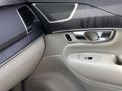 2020 Volvo XC90 Momentum